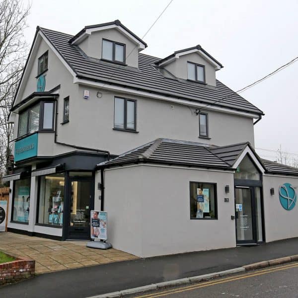 Exterior of the Vie Aesthetics Rayleigh clinic in Essex