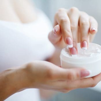 Moisturisers / Treatment Creams / Serums