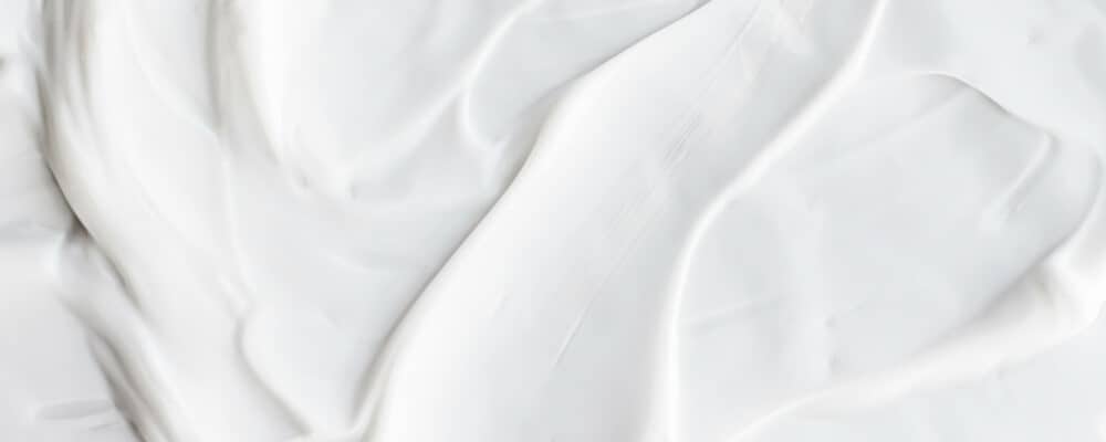 moisturiser blog image Vie Aesthetics