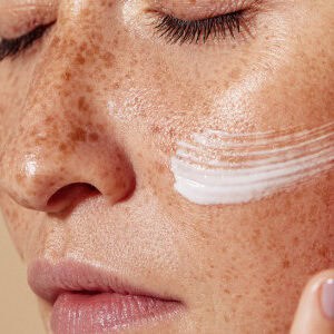Sun Damage vs Pigmentation: What’s the Difference and How to Treat It
